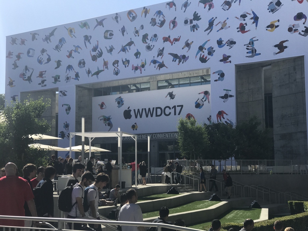 #WWDC en direct : du monde, des badges et des pin's ! (photos)