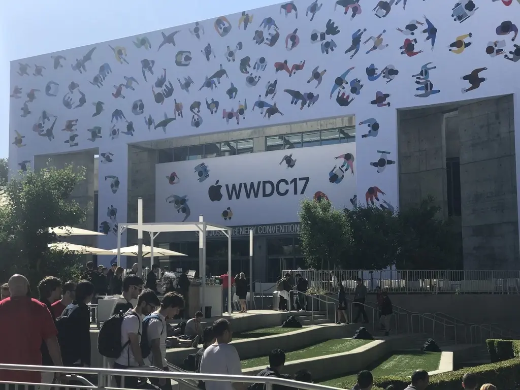 #WWDC en direct : du monde, des badges et des pin's ! (photos)