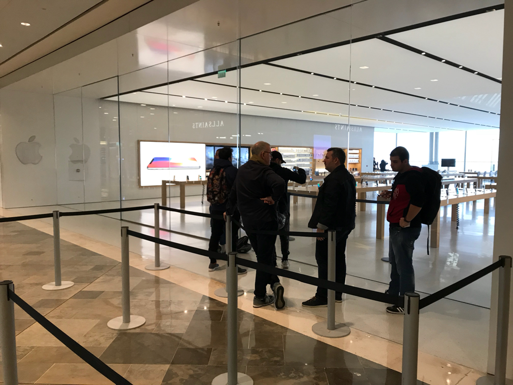 iPhone X : tour du monde des files d'attente devant les Apple Store