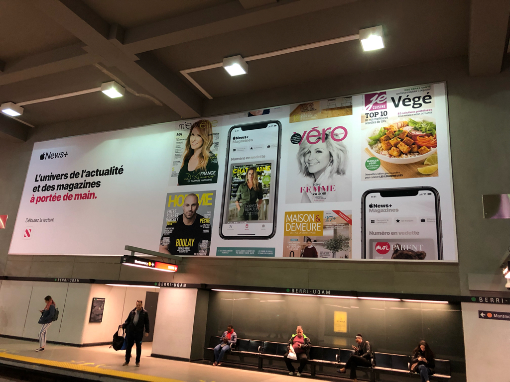 Apple News+ : une publicité en français dans le métro de Montréal