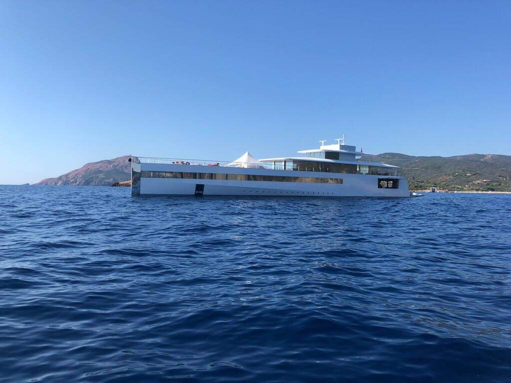 L’image du jour : le Venus vogue entre la Corse et la Sardaigne