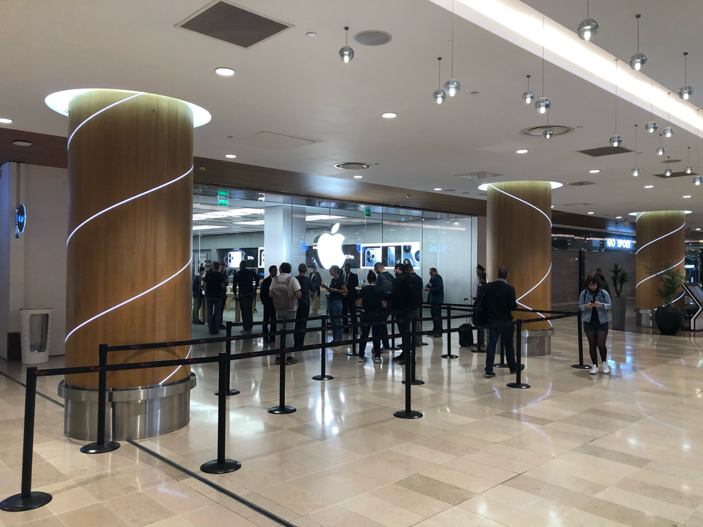 iPhone 11 : ça ne se bouscule pas trop devant les Apple Store français (sauf à Paris...)