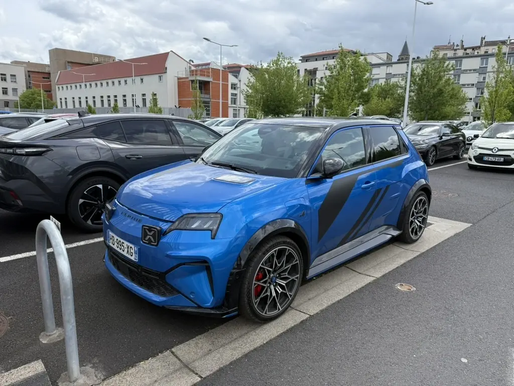 La guerre en Iran fait exploser les ventes de voitures &eacute;lectriques d'occasion en Europe