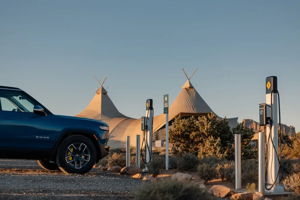 Cette station de charge de cow-boy donne envie de partir à l'aventure !