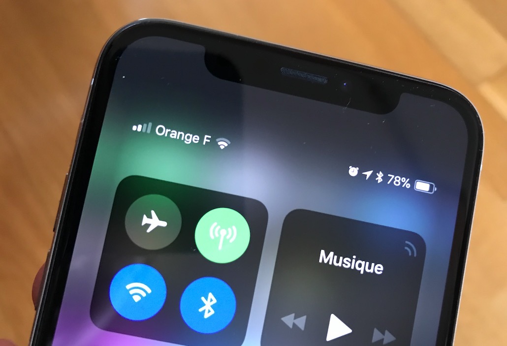 Astuce iPhone X : voir rapidement le nom de son opérateur dans les applications