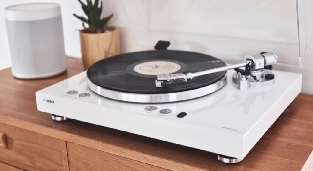 Yamaha dévoile la platine VINYL 500 compatible AirPlay