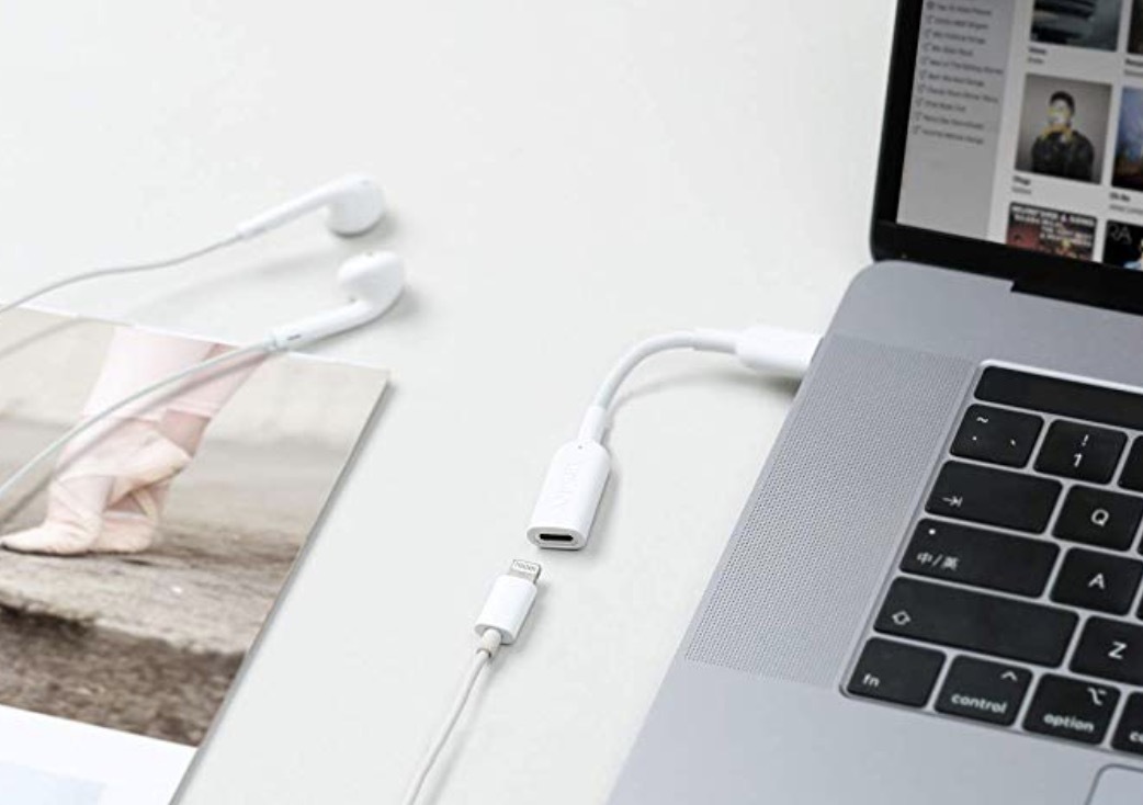 Un adaptateur USB C vers Lightning (audio) certifié MFI chez Anker