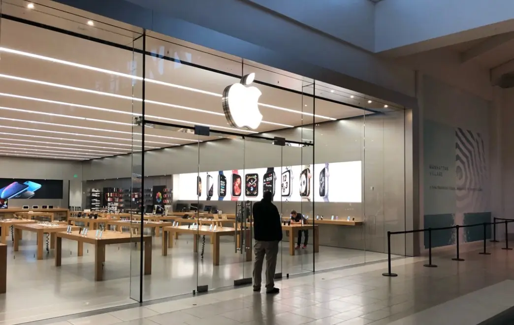 Il y a de l'écho à l'Apple Store de Manhattan Village (photo)