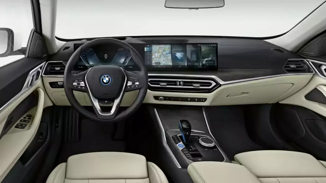 Ecran de 15", 5G, iDrive 8, autonomie record : les BMW iX et i4 se dévoilent enfin !