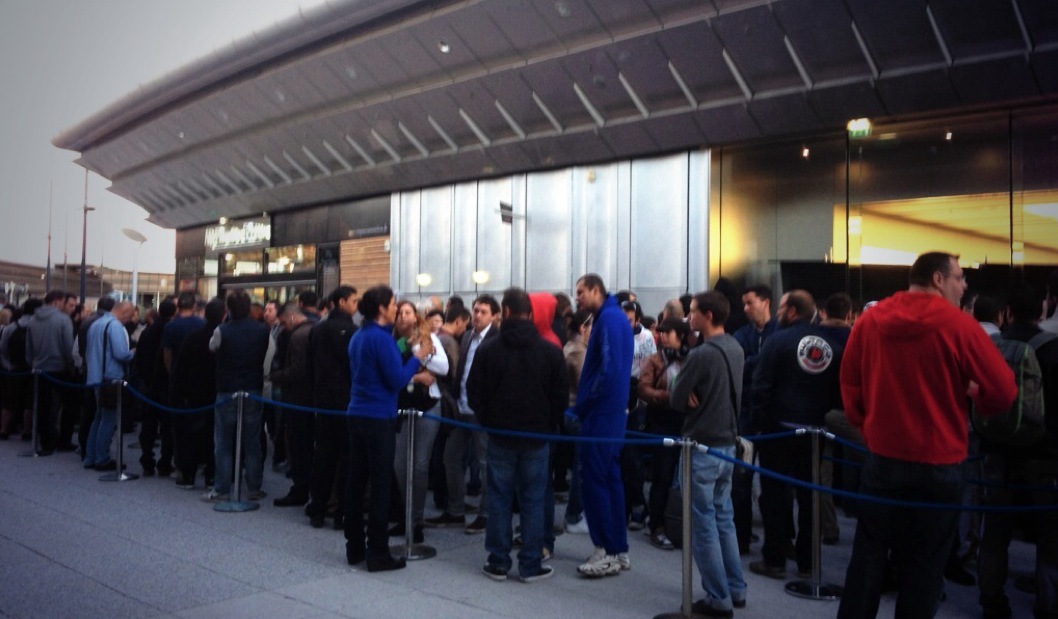 iPhone 5s-5c : cette fois c'est la foule !