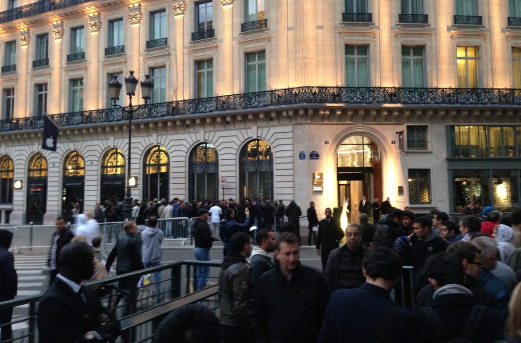 iPhone 5s-5c : cette fois c'est la foule !