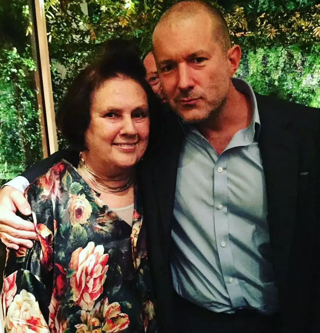 Jony Ive était à Paris hier soir pour le lancement de l'Apple Watch Hermès