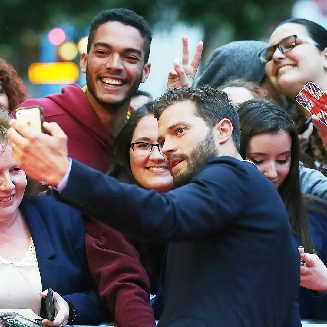 People (avec et sans pantalon) : Gigi & Bella Hadid, Emily Ratajkowski, Jamie Dornan