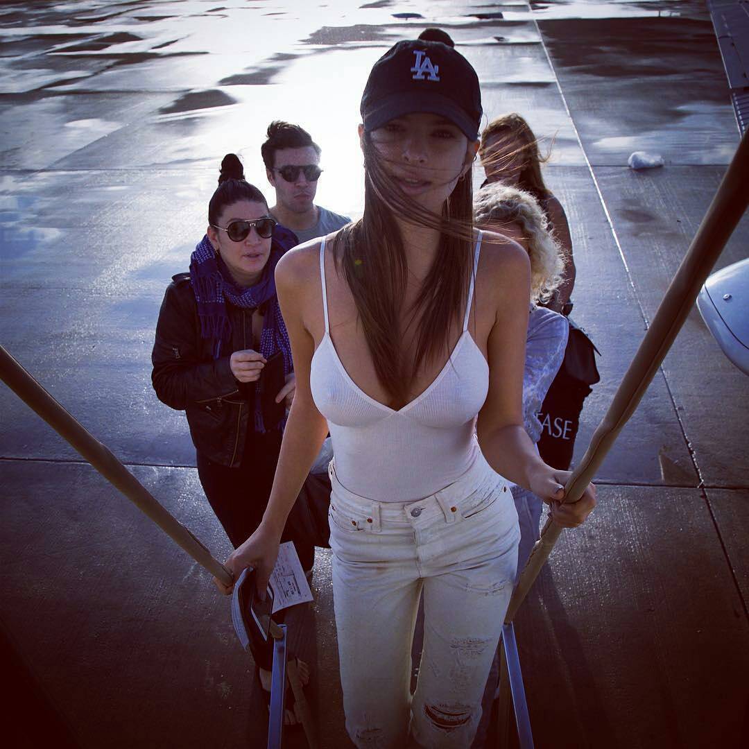 People : Miss People 2016 / Smart Battery Case, Emily Ratajkowski, Ariel Winter, Tom Felton