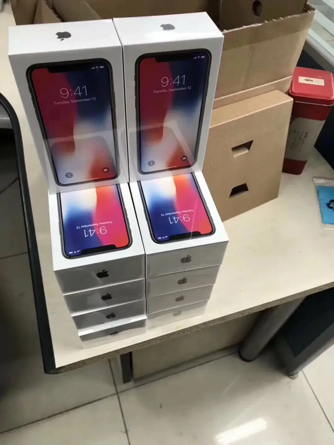 L'image du jour : et voici les boites (pleines) d'iPhone X !