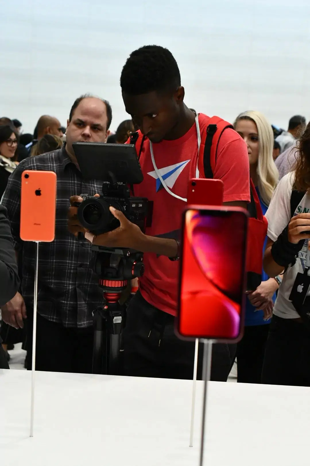 Les iPhone XR, XS, XS Max et les Apple Watch Series 4 "en vrai" avec des people (photos)