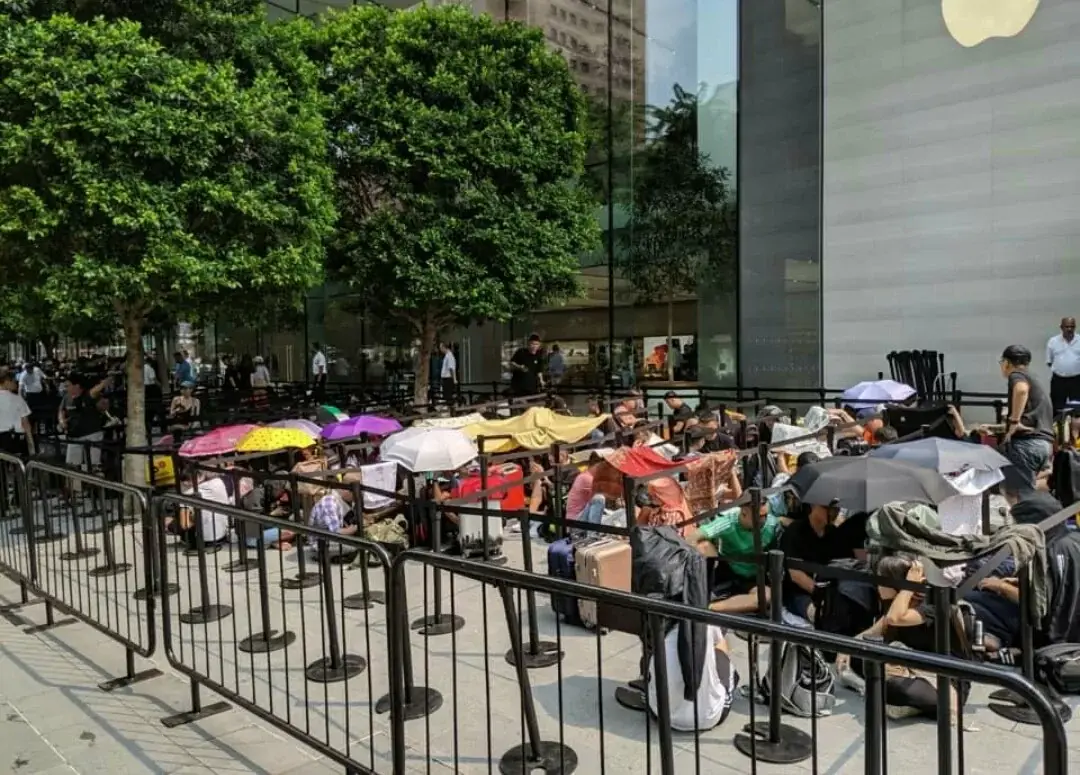 Avec l'iPhone 11, les files d'attente reviennent devant les Apple Stores [Photos]