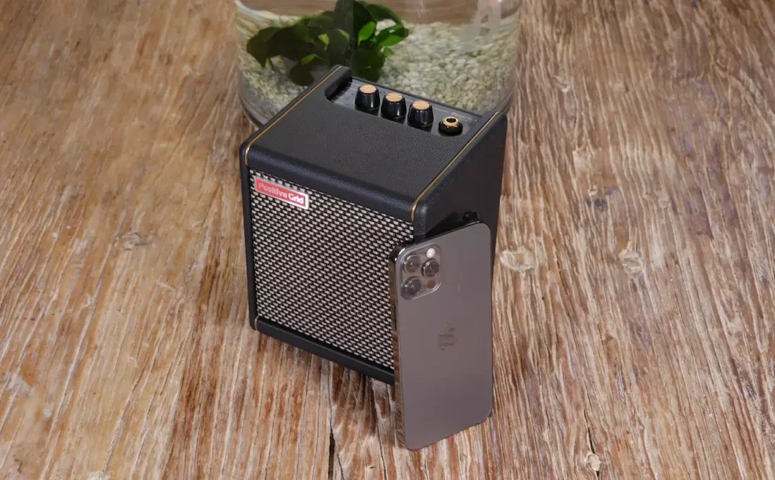 L'excellent ampli guitare/interface USB nomade et connecté Spark Mini à 235€ (-30€), Spark à 273€