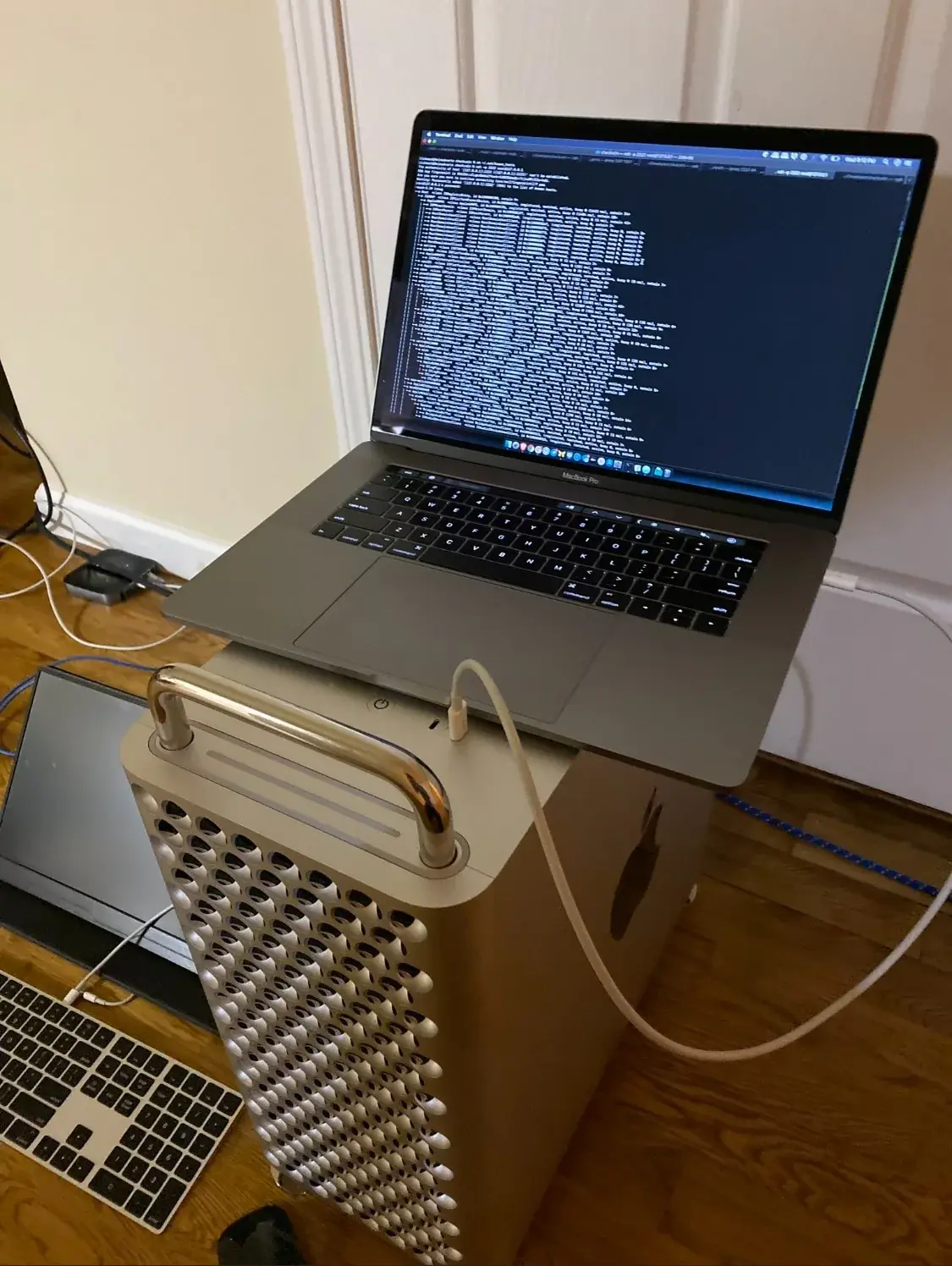 Un hacker a fait sauter la sécurité du Mac Pro 2019