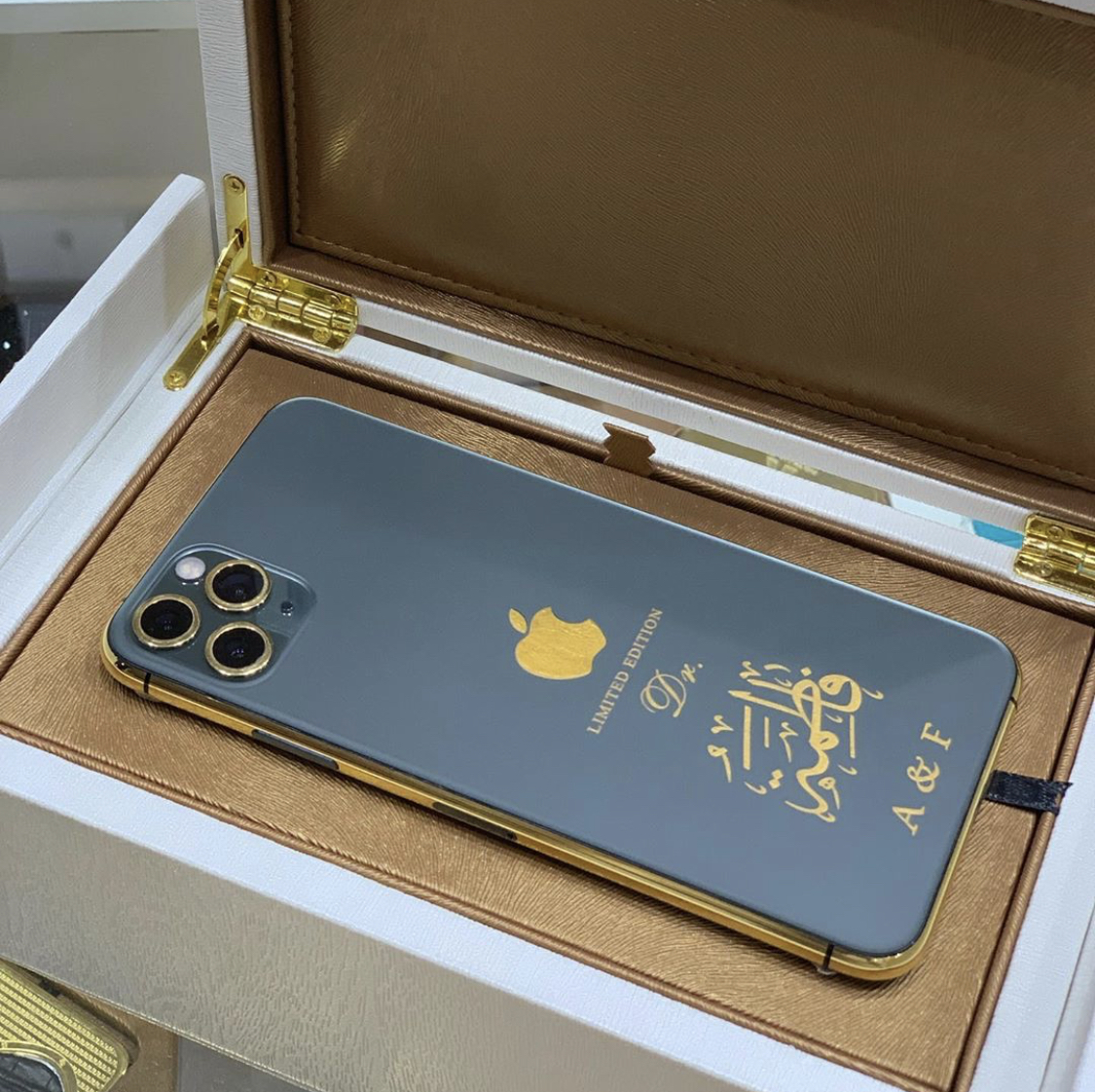 A Dubaï, l'iPhone 11 Pro Max s'alourdit de quelques carats [photos]