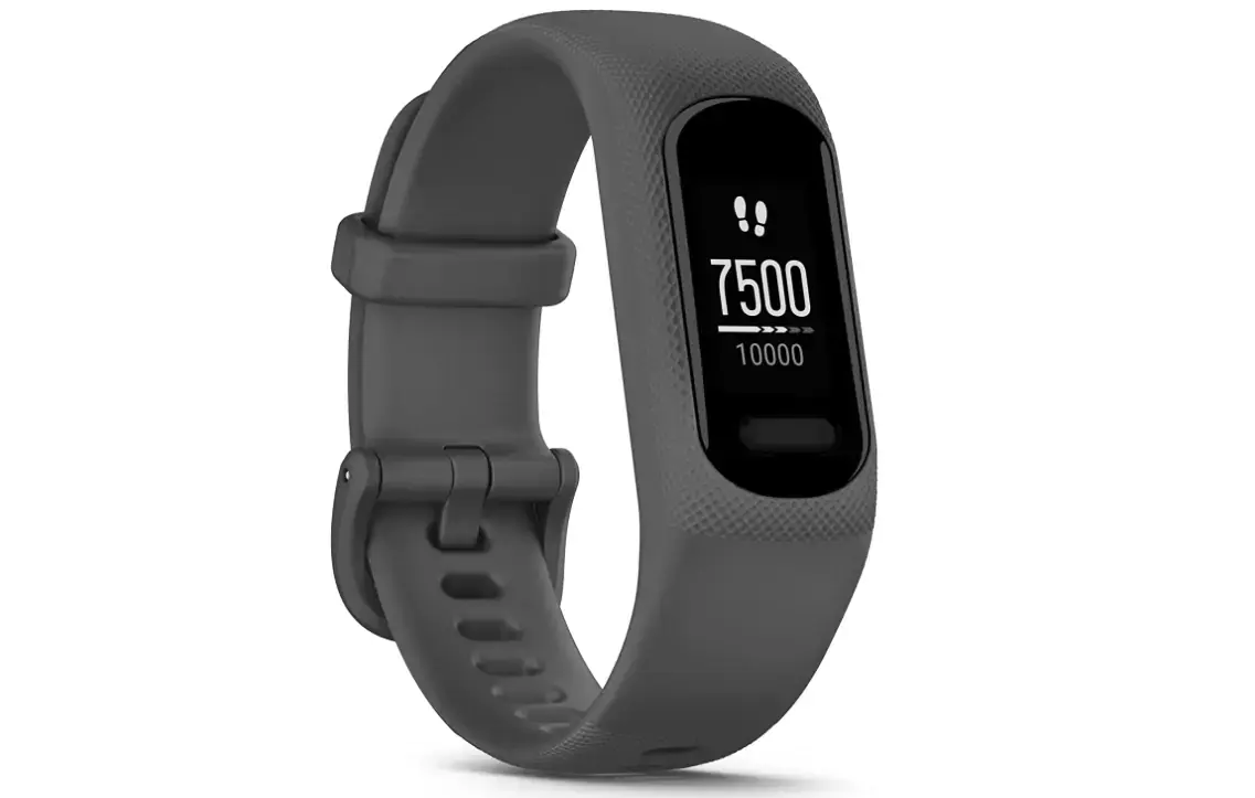 Le Vivosmart 5 de Garmin soigne son look et offre 7 jours d'autonomie