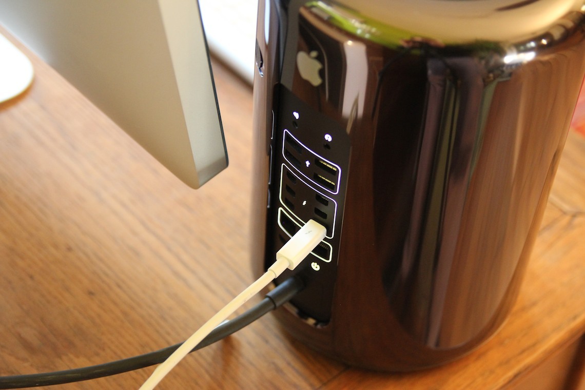 Un nouveau Mac Pro avec 10 ports USB et du Thunderbolt 3 en fuite dans El Capitan ?