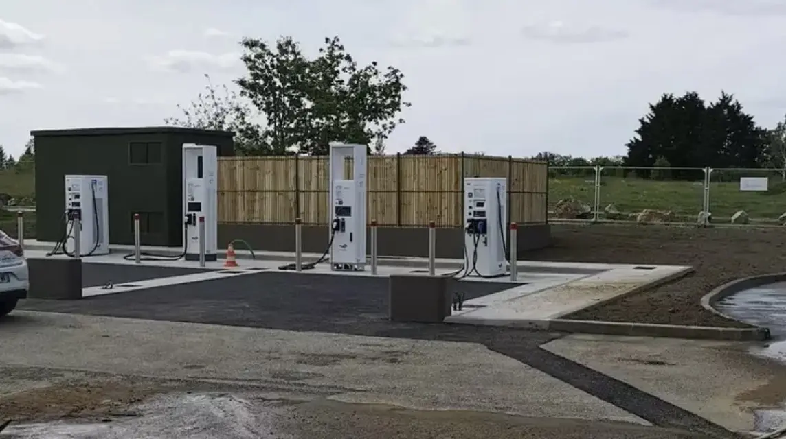 Tesla, Ionity, Total, Fastned, Electra, Vinci... plein de chargeurs rapides avant l'été !