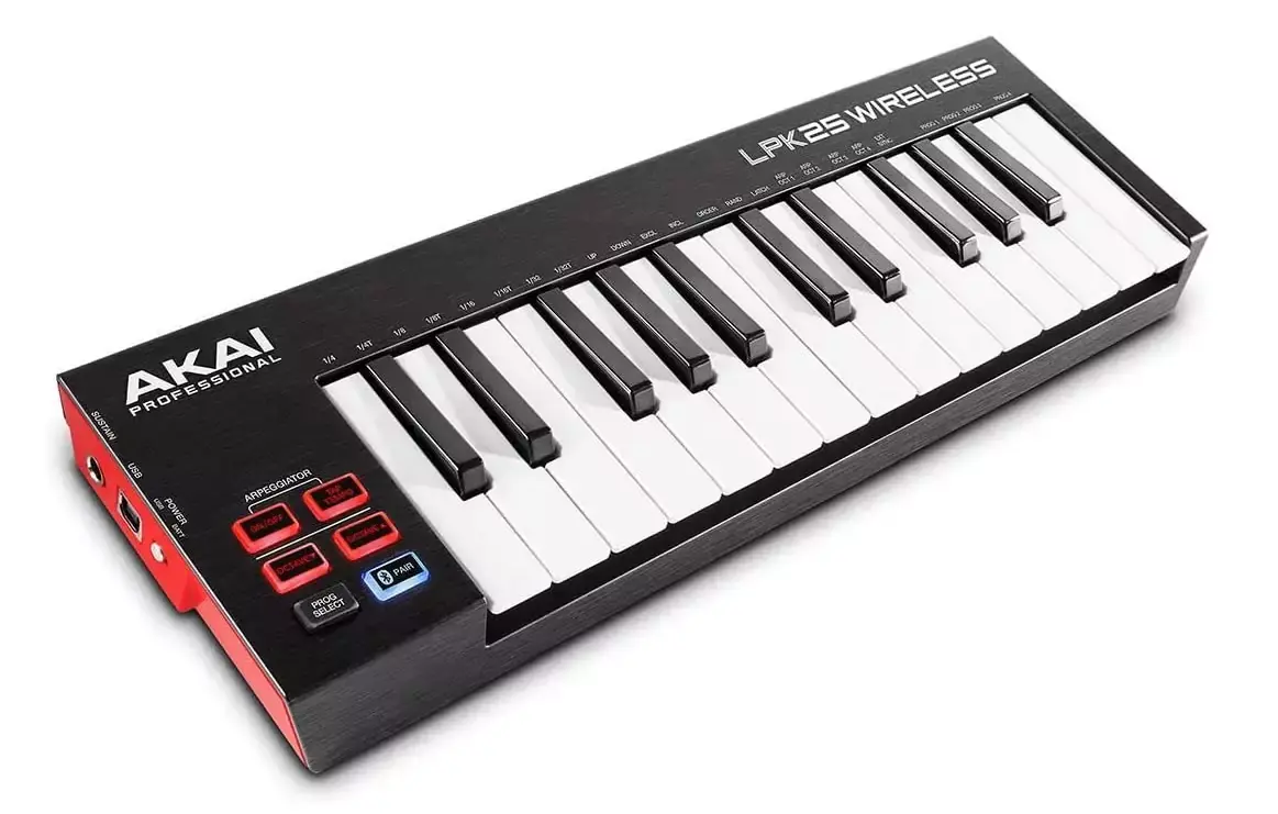 Promos : paire d'enceintes monitoring PreSonus Eris E3.5 à 82€, clavier MIDI Akai USB dès 39€, Bluetooth à 55€