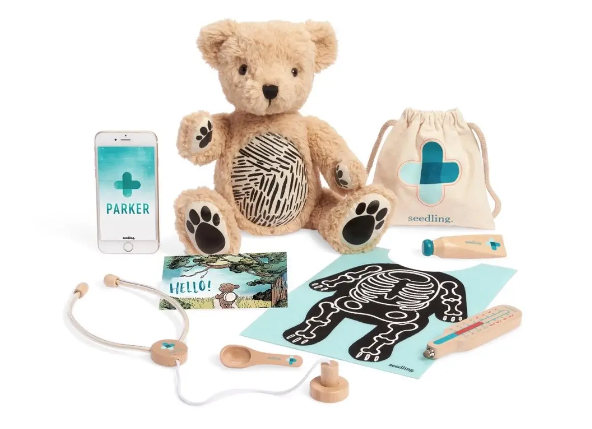 Parker, l'adorable ourson en peluche qui joue avec la réalité augmentée