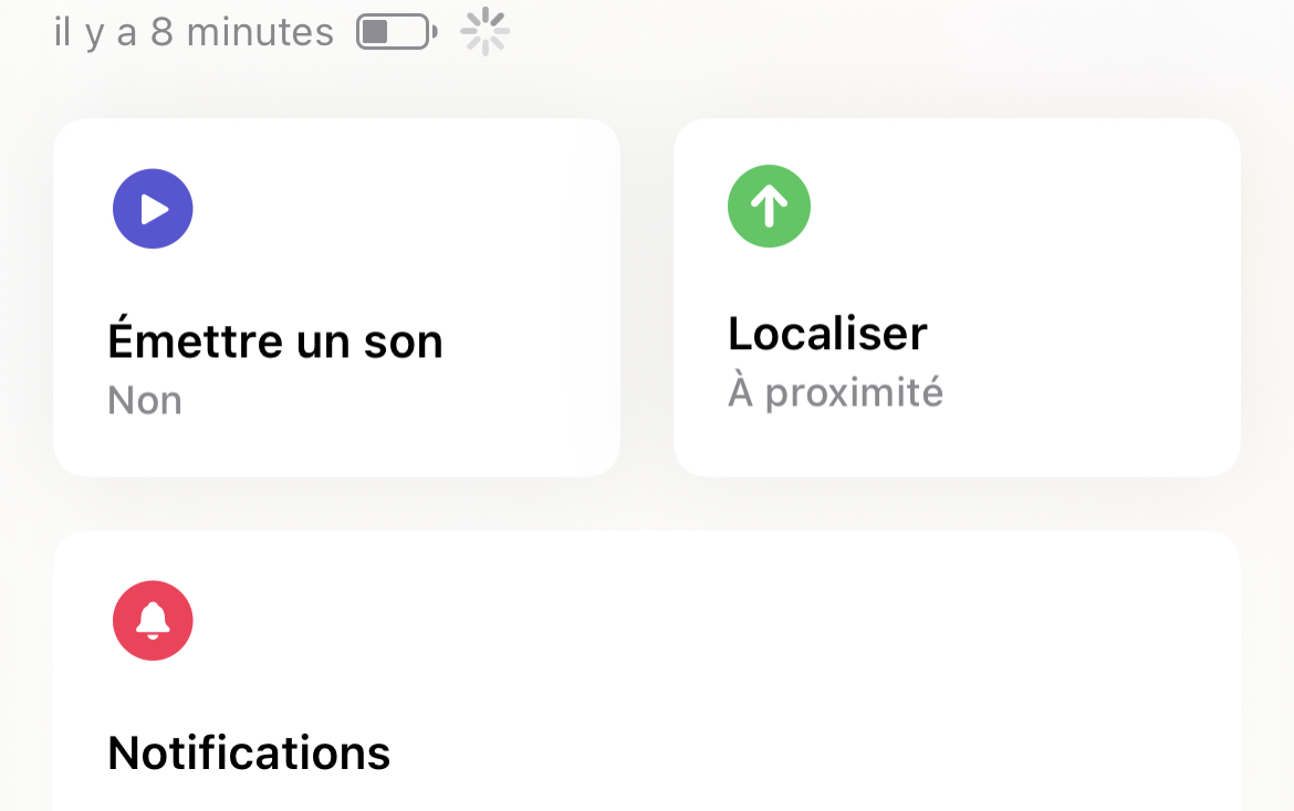 iOS 15.6 supprime l'icône de la batterie de l'AirTag dans Localiser 