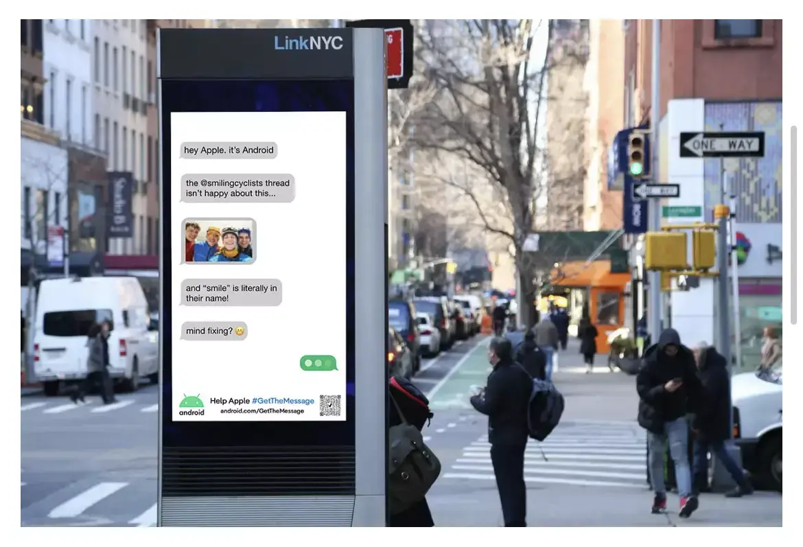 Google s'offre des pubs grand format à New York pour le RCS (avec l'iPhone pour cible)