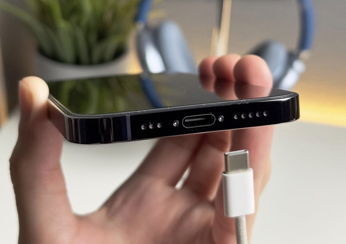 iPhone USB-C