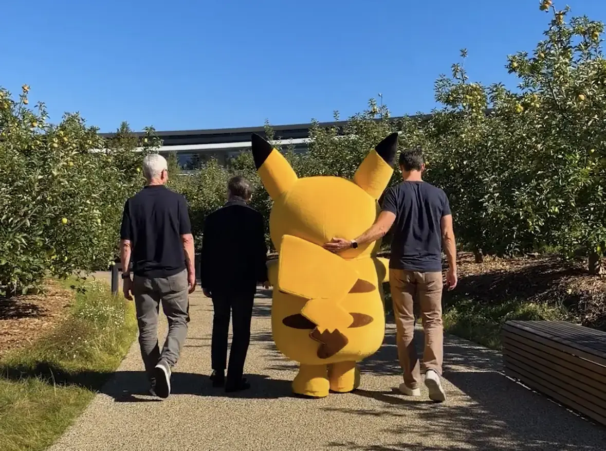 Apple Pikachu Apple Park Tim Cook John Ternus Pok&eacute;mon