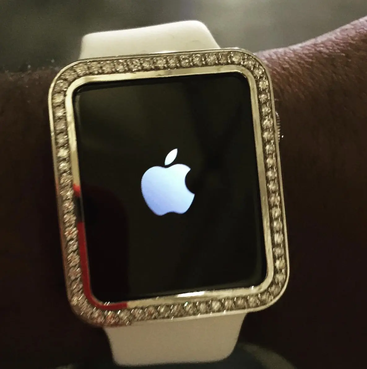 L'image du jour : une lunette en or et diamants pour l'Apple Watch du rappeur Ludacris