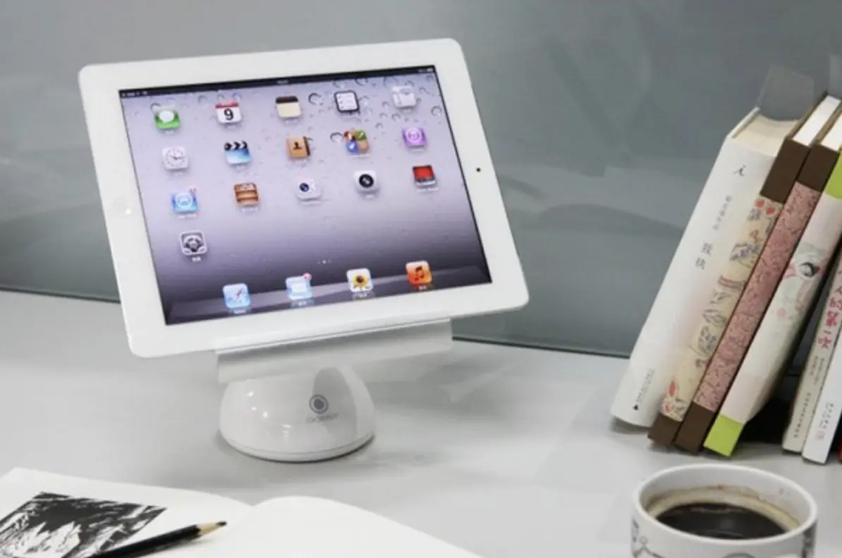 iLight Tablet : une lampe et un support pour iPad qui rappelle l'iMac tournesol