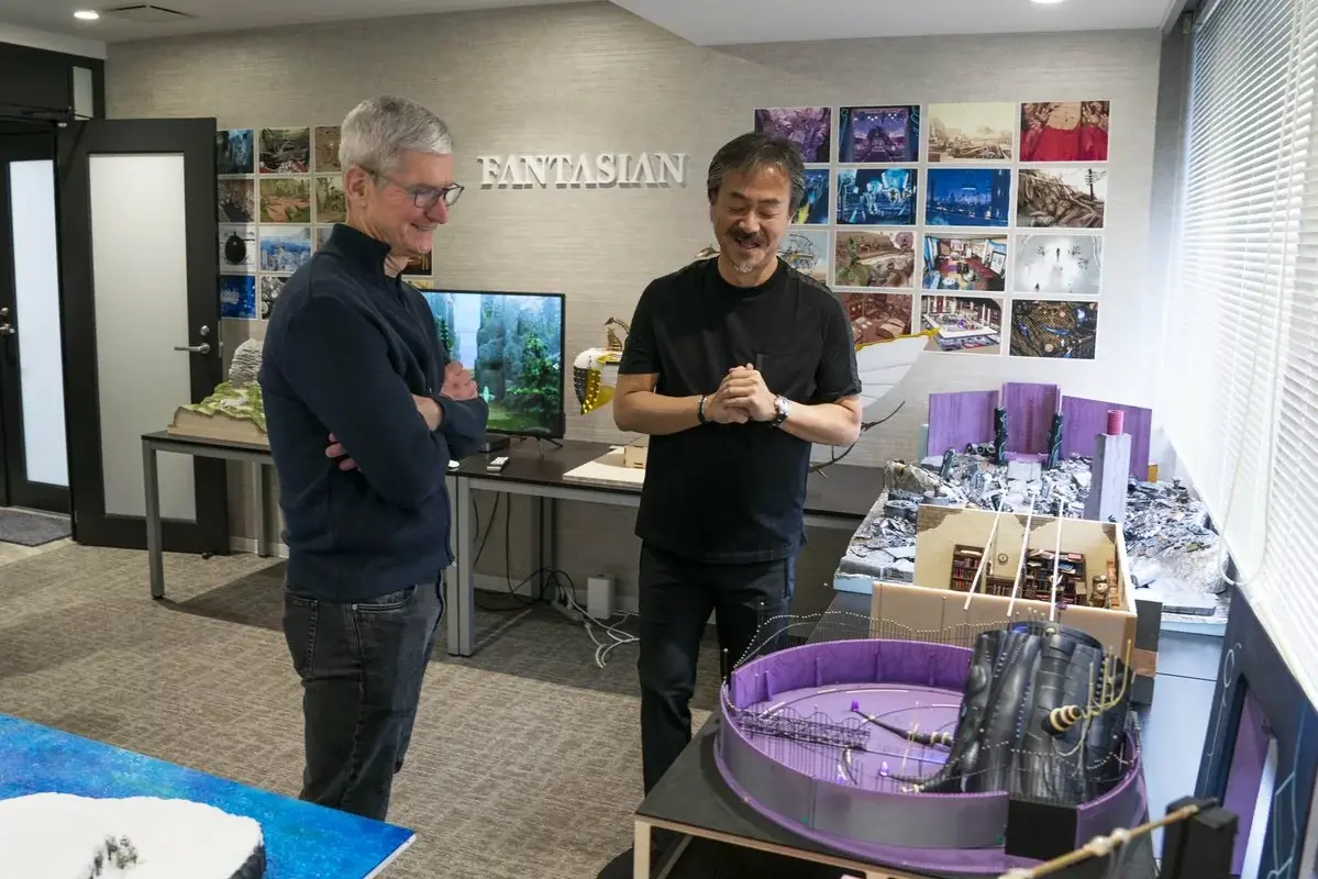 L'image du jour : Tim Cook rencontre Hironobu Sakaguchi (Final Fantasy)