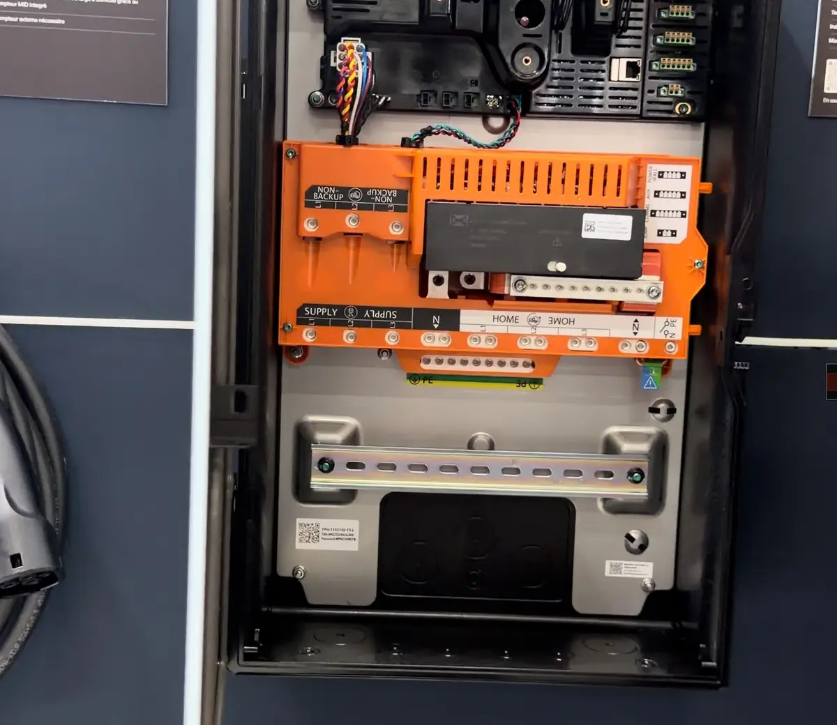 Tesla Wall Connector v4 : enfin homologué pour la France, MiD et (peut-être) V2H/V2G !