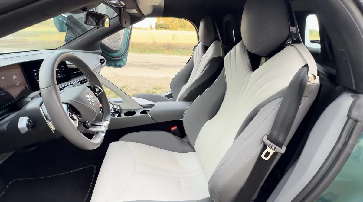 Essai MG Cyberster Propulsion&nbsp;: un cabrio de 340 ch avec 0 malus et 100% fun&nbsp;!