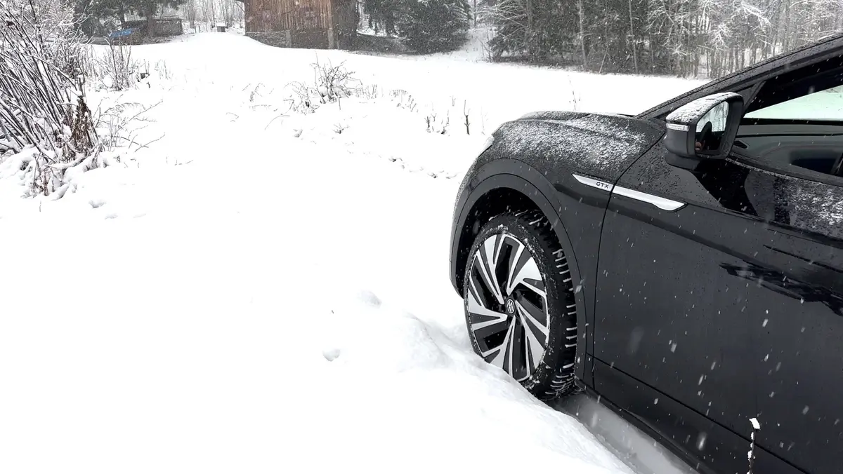 Essai Volkswagen ID.5 GTX : prix, autonomie, consos, recharge et conduite sur neige