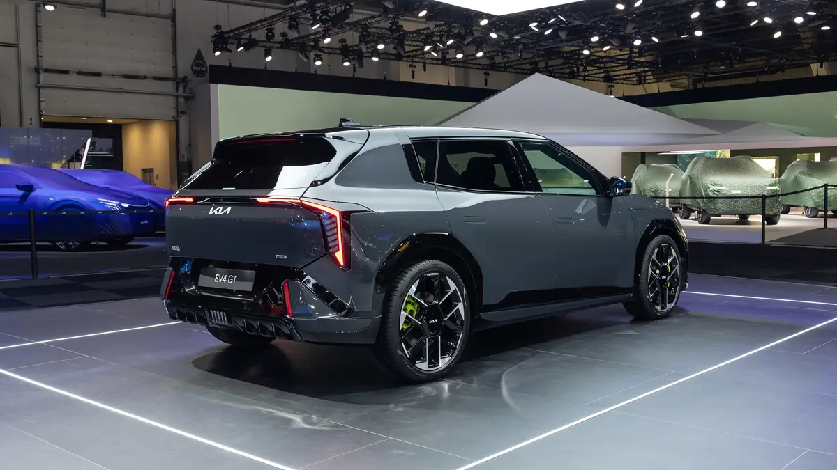 Kia EV4 GT et AWD&nbsp;: la Cor&eacute;enne sort l'artillerie qui fait vroom vroom zen