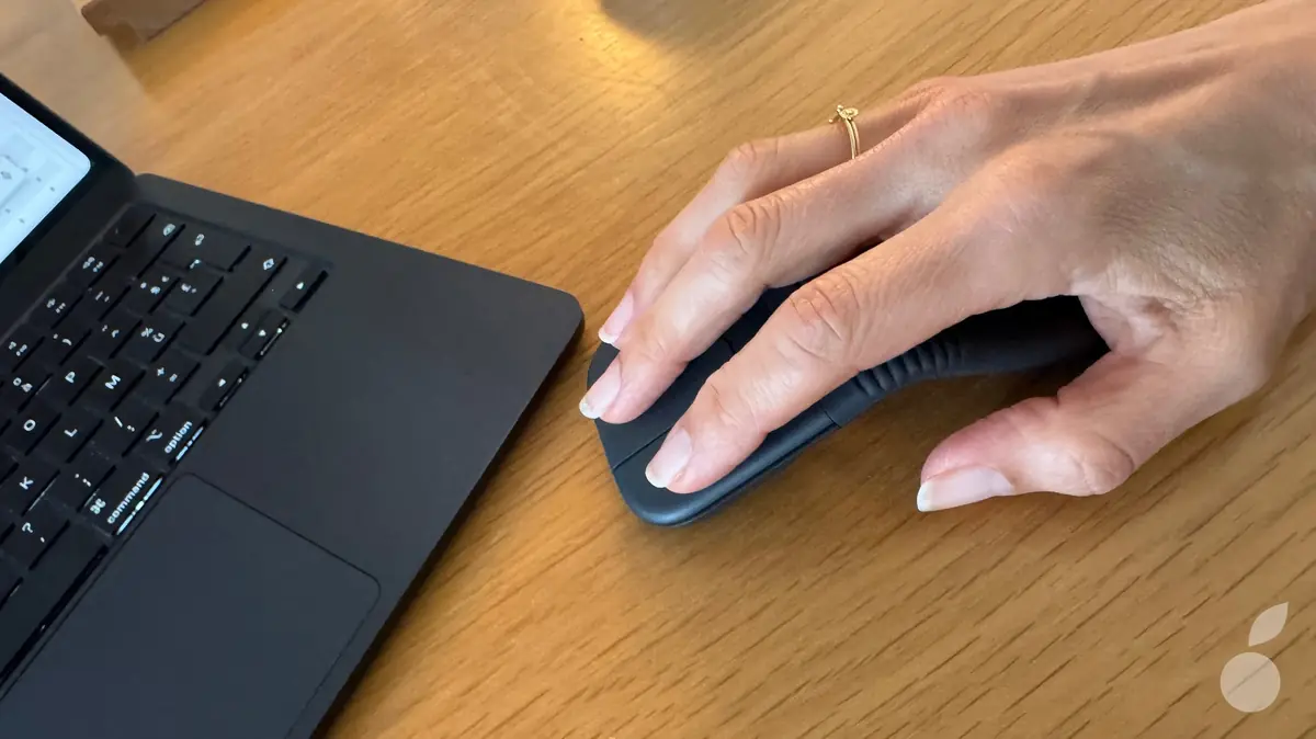 Test de la Logitech Mobi Fold&nbsp;: la souris pliable &agrave; emmener partout (et &agrave; glisser dans sa poche)