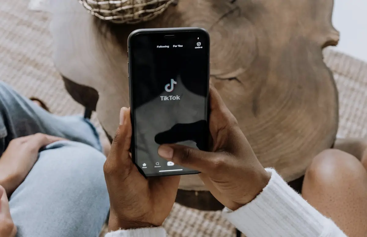 "Faites attention à TikTok" : condamné pour projet d'attentat, un ado de 15 ans lance l'alerte