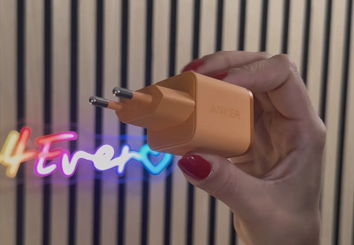 Test du chargeur Anker Nano 45W orange&nbsp;: un &eacute;cran mignon, de la charge "froide", id&eacute;al pour voyager