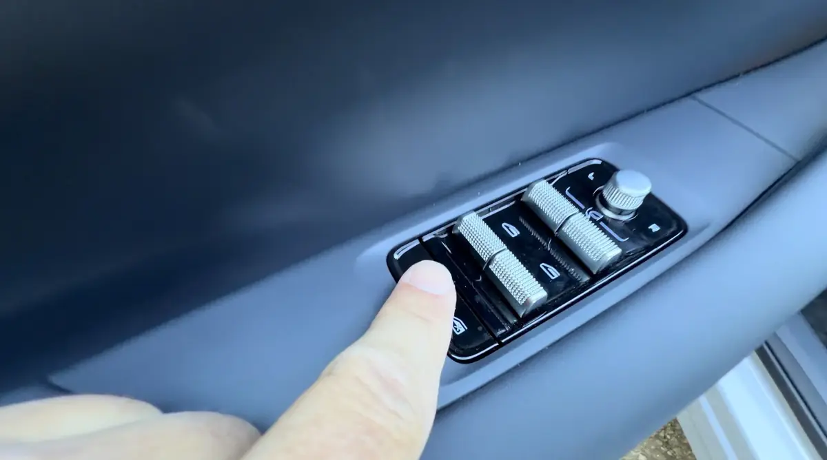 Essai Geely E5&nbsp;: une bonne le&ccedil;on de "premium" &agrave; Volkswagen et Stellantis&nbsp;!