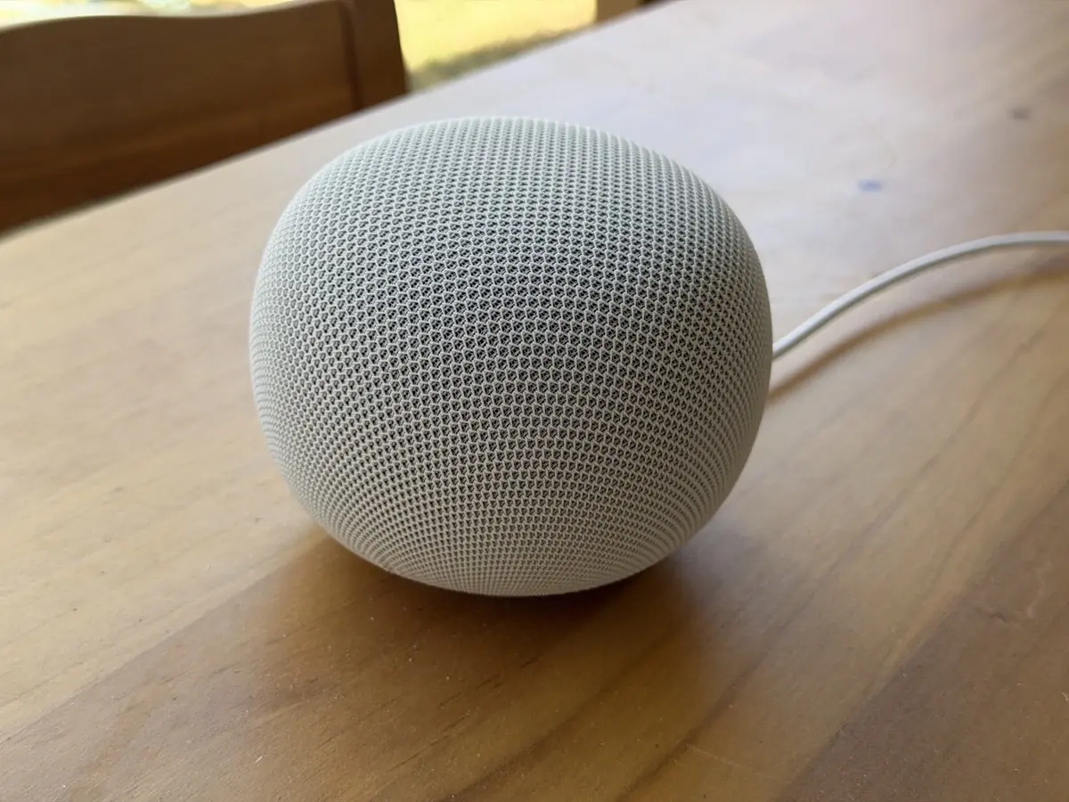 Test du Google Home Speaker&nbsp;: une bonne IA coinc&eacute;e dans une mauvaise enceinte