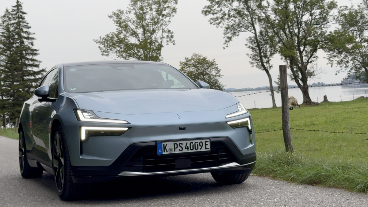 Essai Polestar 4 : on a enfin pris le volant de cette voiture sans lunette arrière ! VLOG