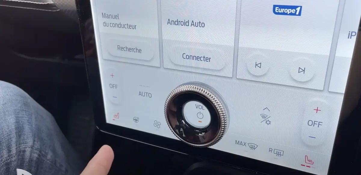 Quand Ford donne des leçons à Tesla : design lassant, CarPlay... qu'en pensez-vous ?