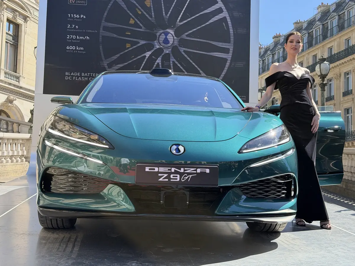 Op&eacute;ra Garnier, Jet Set, Danseuses et Denza Z9GT, une voiture chinoise &agrave; 120 000&euro; tr&egrave;s sophistiqu&eacute;e