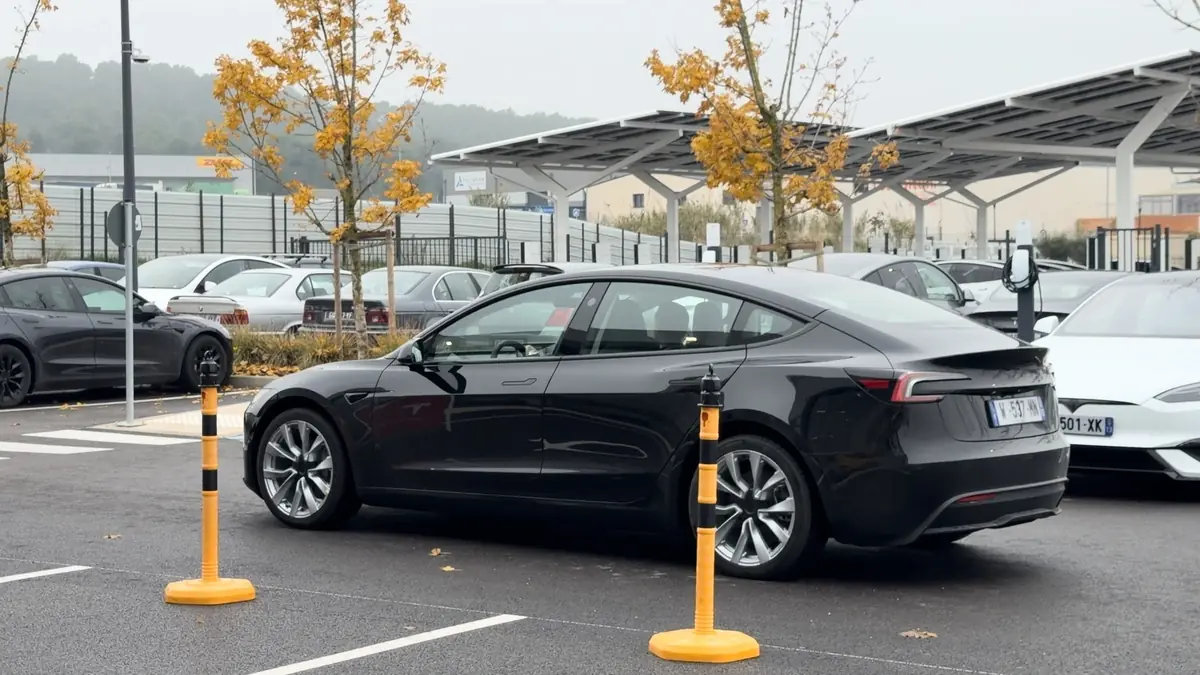 Une Tesla FSD 100% autonome à Marseille ? On a testé ! (et c'est bluffant)