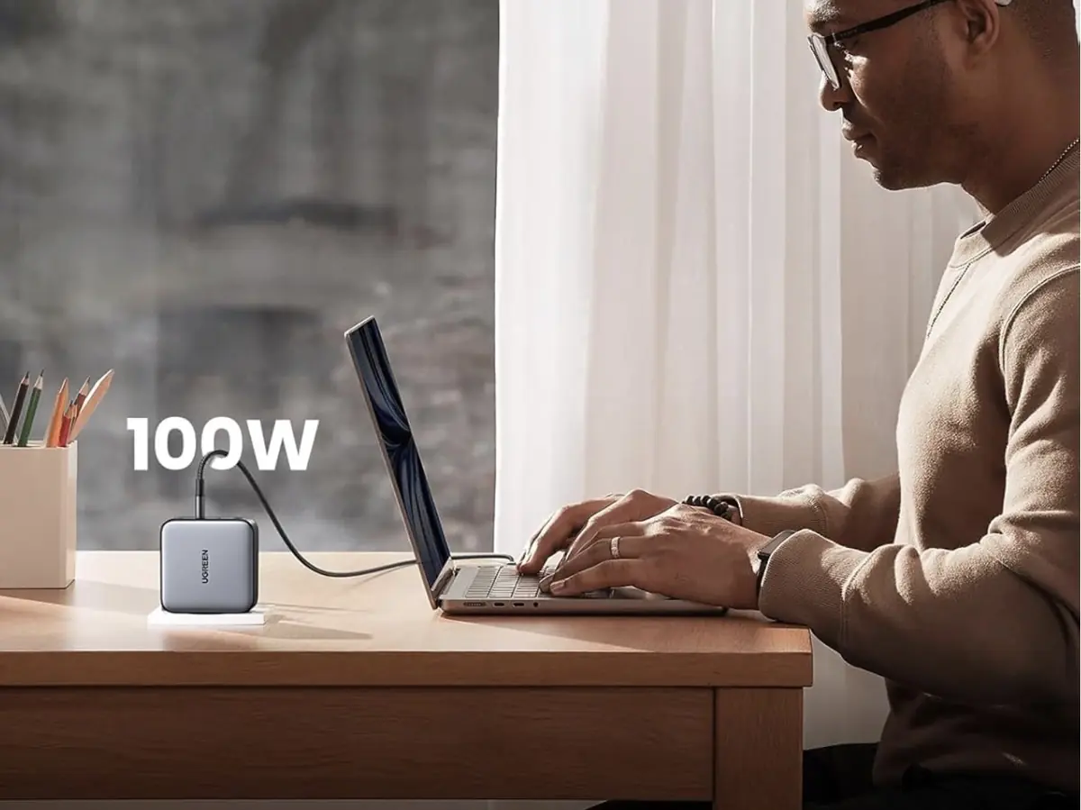 Black Friday UGREEN : la batterie 165W rétractable et les tags Localiser à prix cassés (et pas que)